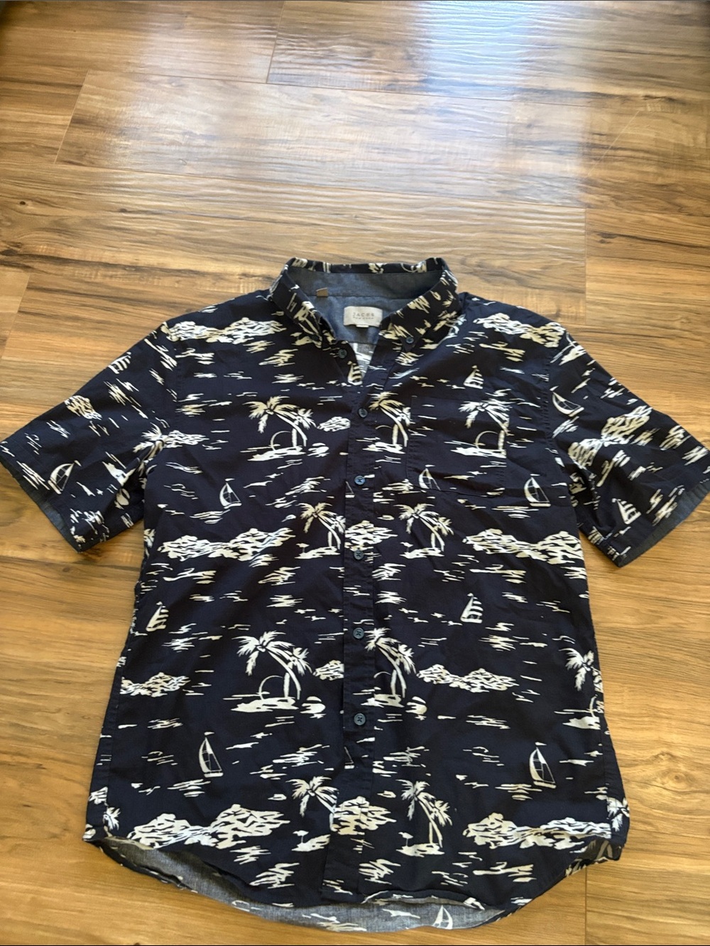 Jachs Navy Button-Down Shirt with White Island Print